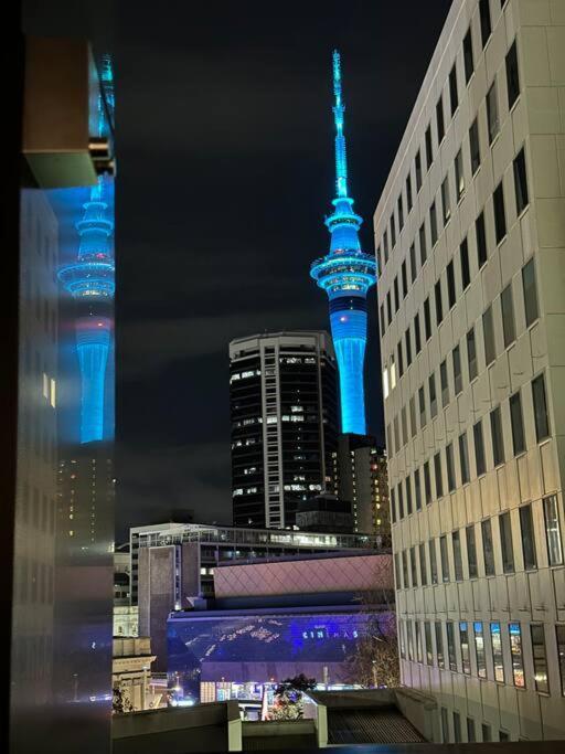 City Apartment With Sky Tower View Окленд Экстерьер фото
